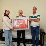 ADIYAMAN (PHA) - Adıyaman Valisi Osman Varol, geçtiğimiz yıl Türk Silahlı Kuvvetleri tarafından gerçekleştirilen Bahar Kalkanı Harekâtı bölgesinde şehit düşen Tank Sözleşmeli Er Abdulkadir Akıncı’nın ailesini ziyaret ett...