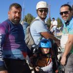 ADIYAMAN (PERRE) - (Murat KAYIŞ) - Adıyaman İl Millî Eğitim Müdürlüğünün "Öğretmenlerimiz İçin Gökyüzüne Bir Yolculuk" sloganıyla gerçekleştirdiği yamaç paraşütü etkinliği, 24 Kasım Öğretmenler Günü kapsamında bu yıl da...