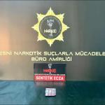 ADIYAMAN (PHA) - Adıyaman’ın Besni ilçesinde polisin iki ayrı adrese düzenlediği uyuşturucu operasyonunda 5 kişi gözaltına alındı.