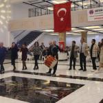 ADIYAMAN (PERRE) - (Şeriban ÖZÇAKMAK-Berfin GÜRBÜZ) - Eğitim ve Bilim İşgörenleri Sendikası (Eğitim İş) Adıyaman Şubesi tarafından Öğretmenler Günü kapsamında düzenlenen geleneksel Harfane gecesi, bir düğün salonunda öğr...