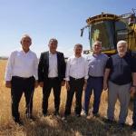 ADIYAMAN (PHA) - AK Parti Adıyaman Milletvekili Mustafa Alkayış, Samsat ilçesinde çeşitli ziyaretler ve toplantılar gerçekleştirerek bölgenin öncelikli ihtiyaçlarını yerinde inceledi.