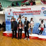 DİYARBAKIR (PERRE) - Şeriban ÖZÇAKMAK - Diyarbakır'da düzenlenen 2026 Türkiye Kick Boks Şampiyonası'nda Adıyamanlı sporcular 1 altın ve 3 bronz madalya kazandı.