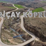 ADIYAMAN (PERRE) - Sibel TURAN-Adıyaman'ın dört bir yanında ulaşım ağını daha güvenli ve konforlu hale getirmek amacıyla Valilik ve İl Özel İdaresi tarafından yürütülen köprü yapım çalışmaları aralıksız sürüyor.