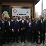 ADIYAMAN (PERRE) - Sibel TURAN-  Berfin GÜRBÜZ- Adıyaman'da Merkez ve Köy Muhtarlarını aynı çatı altında buluşturacak olan Adıyaman Merkez ve Köy Muhtarları Derneği Hizmet Binası, düzenlenen törenle hizmete açıldı.
