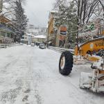 SAKARYA (PERRE) - Hasan GÜLER - Akyazı'da etkili olan kar yağışının ardından Akyazı Belediyesi ekipleri, ilçe genelinde karla mücadele çalışmalarını aralıksız sürdürüyor.