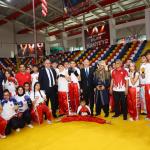 ADIYAMAN (PERRE) - Sibel TURAN-Adıyaman'da Yenimahalle kapalı spor salonunda 19 Mayıs Atatürk'ü Anma, Gençlik ve Spor Bayramı kapsamında kutlama programı düzenlendi.