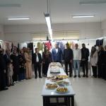 ADIYAMAN (PERRE) - Şeriban ÖZÇAKMAK - Adıyaman Belediyesi Meslek Edindirme Kursları'nda 4 ay süren kadın giyim kursunu tamamlayan 25 kursiyer, el emeği ürünlerini sergileyerek sertifika almaya hak kazandı.