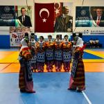 ADIYAMAN (PERRE) - Sibel TURAN- Besni'de 19 Mayıs Atatürk'ü Anma, Gençlik ve Spor Bayramı kapsamında ilçe spor salonunda kutlama programı düzenlendi.