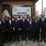 ADIYAMAN (PERRE) - Sibel TURAN-  Berfin GÜRBÜZ- Adıyaman'da Merkez ve Köy Muhtarlarını aynı çatı altında buluşturacak olan Adıyaman Merkez ve Köy Muhtarları Derneği Hizmet Binası, düzenlenen törenle hizmete açıldı.