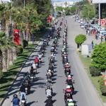ADIYAMAN (PERRE) - Şeriban ÖZÇAKMAK-Berfin GÜRBÜZ - Adıyaman MotoFest 2026 kapsamında düzenlenen motosiklet korteji, kentte renkli görüntüler oluşturdu.