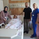 ADIYAMAN (PHA) - Adıyaman Eğitim ve Araştırma Hastanesi’nde, kentte ilk kez uygulanan V-notes yöntemiyle rahim alma operasyonu gerçekleştirildi.