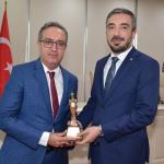 ADIYAMAN (PERRE) - Berfin GÜRBÜZ- Şeriban ÖZÇAKMAK-Sibel TURAN-Adıyaman Ticaret ve Sanayi Odası (ATSO) ile Güneydoğu Enerji Araştırmaları Derneği (GEADER) iş birliğinde "GES'lerde Saatlik Mahsuplaşma, Karbon Piyasası ve...