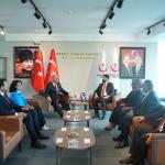 ANKARA (PERRE) - (Berfin GÜRBÜZ) - AK Parti Genel Merkezi tarafından oluşturulan Bayramlaşma Heyeti, Kurban Bayramı dolayısıyla siyasi partilere bayramlaşma ziyaretlerinde bulundu.